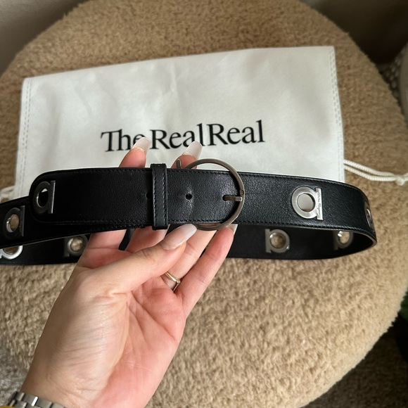 Ferragamo | Leather Gancini Belt - Picture 6 of 9